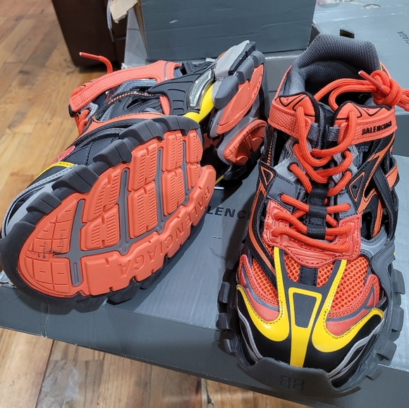 Mens shoe - Picture 3 of 6